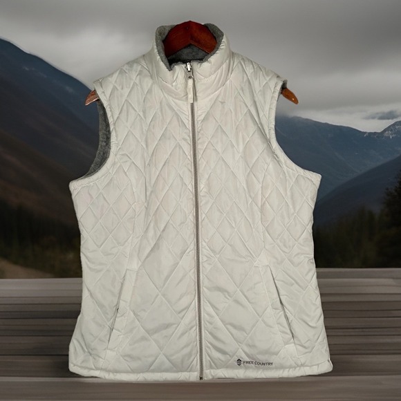Free Country Jackets & Blazers - Free Country Reversible Puffer Vest Woman's Large White/Gray EC